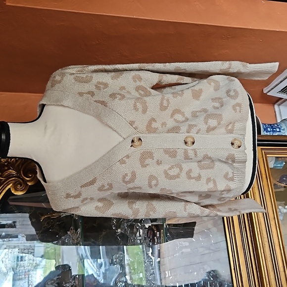 NWT C&C California Cheetah Print V-neck Cardigan - Picture 1 of 6